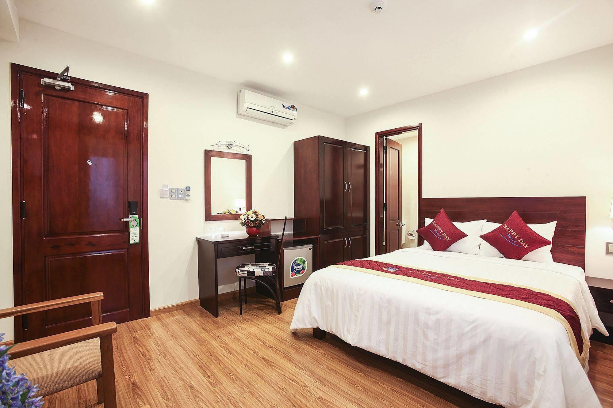 Happy Day Riverside Hotel & Spa Danang By Haviland מראה חיצוני תמונה